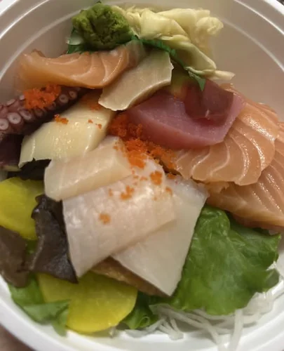 Chirashidon (12 Pcs) at Yo! Sushi Mississauga